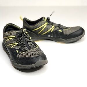 Teva Scamper water trail shoes black grey yellow, boys size 7 (women’s 8.5)